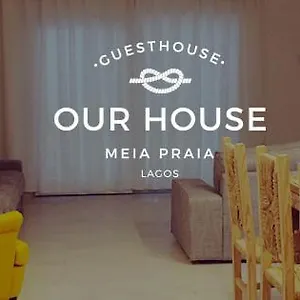  Casa de hóspedes Our House